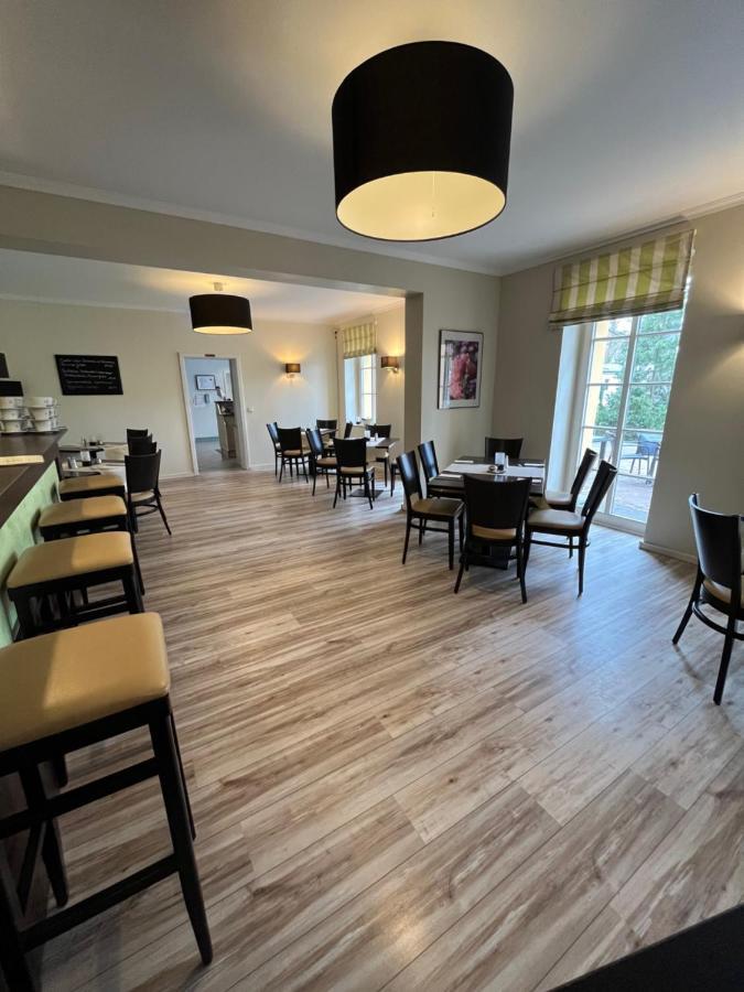 Hotel Und Restaurant Kranichsberg 볼테스도프 외부 사진