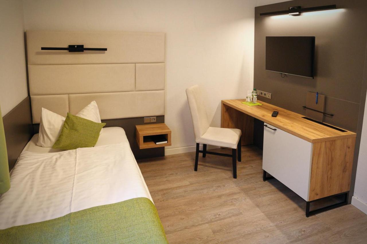 Hotel Und Restaurant Kranichsberg 볼테스도프 외부 사진