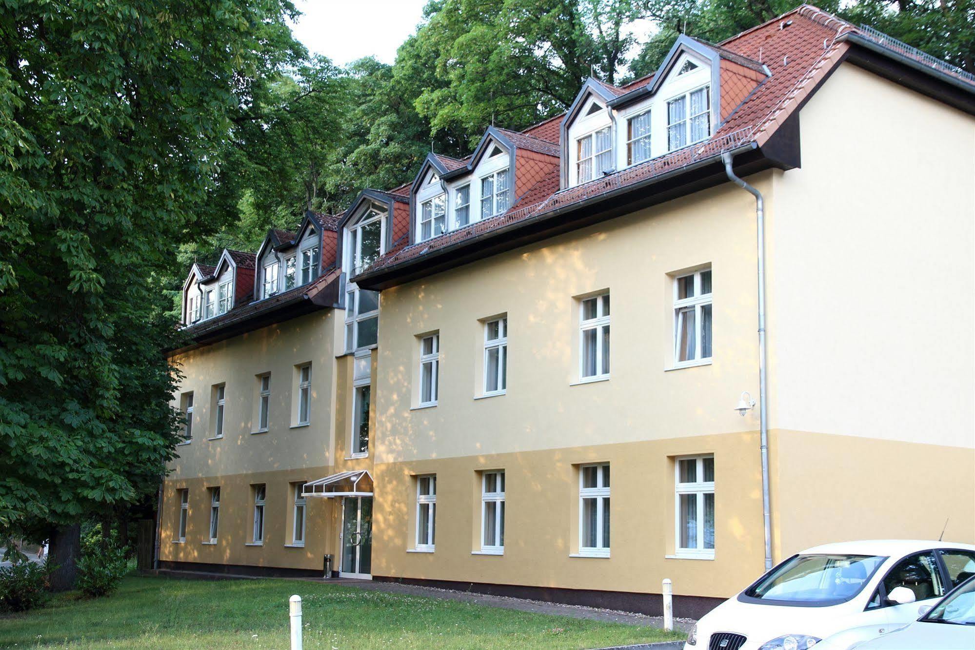 Hotel Und Restaurant Kranichsberg 볼테스도프 외부 사진
