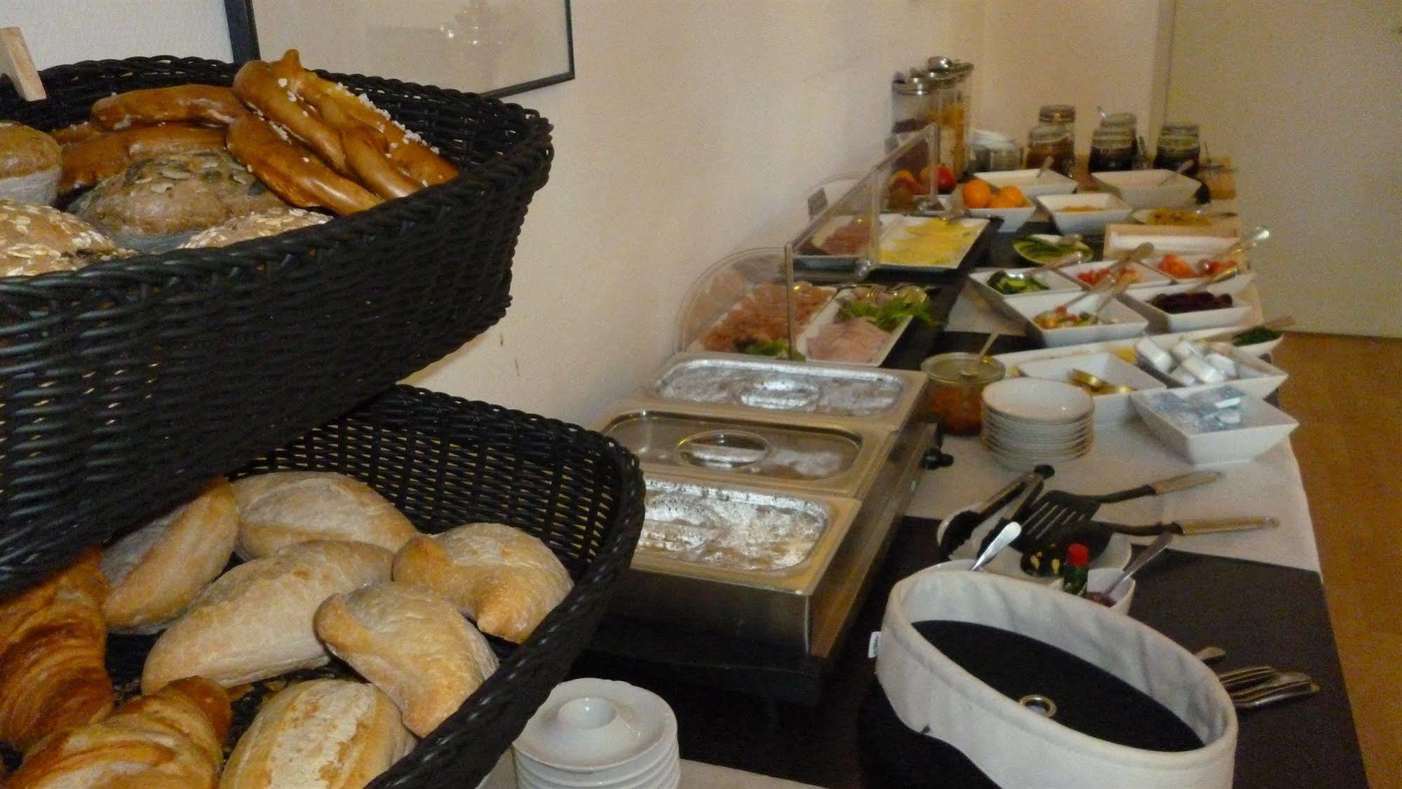 Hotel Und Restaurant Kranichsberg 볼테스도프 외부 사진